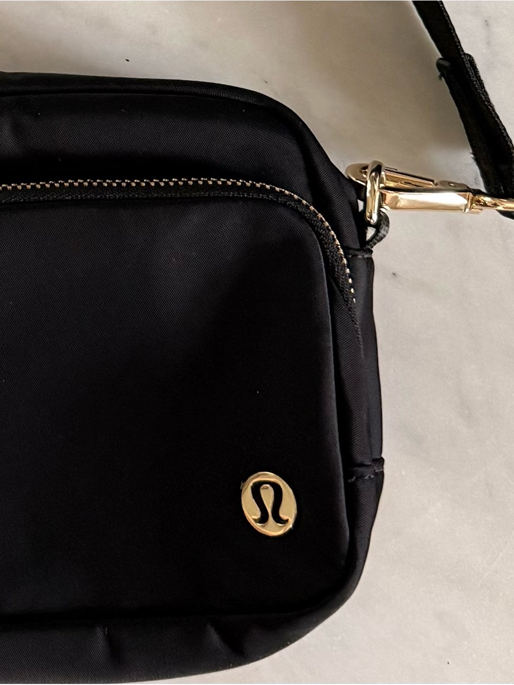 Everywhere Crossbody Bag 2L
Metal Hardware Lululemon - Picture 7 of 9